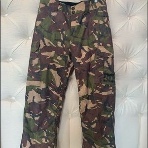 Brand new DG boys S 14/XL camouflage ski pants.